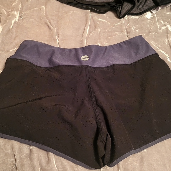Avia Women's Black and Gray Shorts - Picture 3 of 7